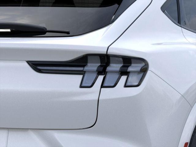 Photo of 2025 Star White Metallic Tri-Coat Ford Mustang Mach-E