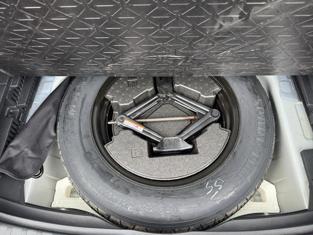 Photo of 2024 Ice Cap Toyota RAV4
