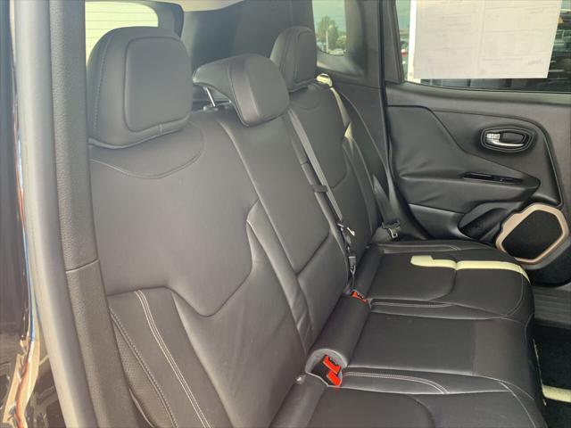 Photo of 2016 BLACK Jeep Renegade