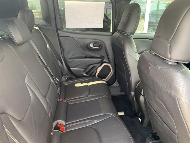 Photo of 2016 BLACK Jeep Renegade