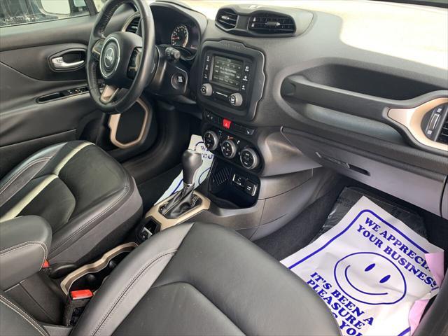 Photo of 2016 BLACK Jeep Renegade