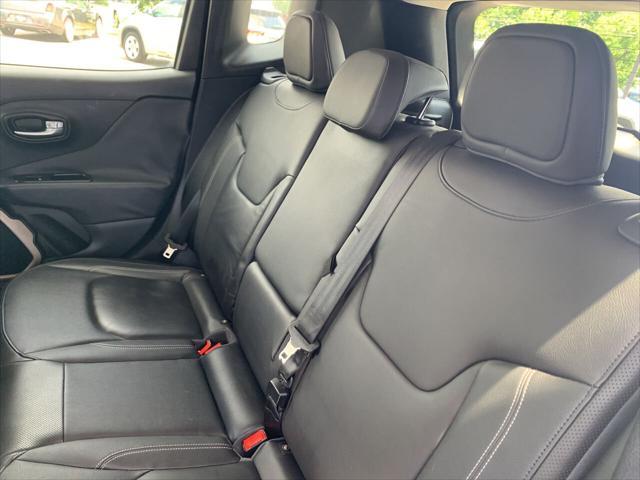 Photo of 2016 BLACK Jeep Renegade