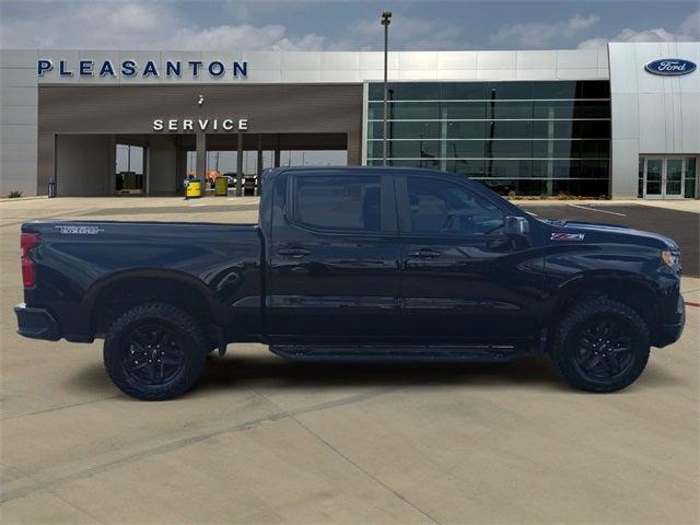 Photo of 2022 Black Chevrolet Silverado 1500