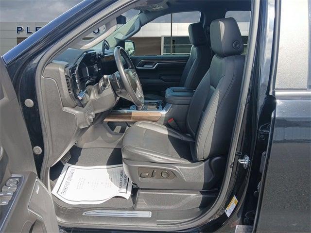 Photo of 2022 Black Chevrolet Silverado 1500