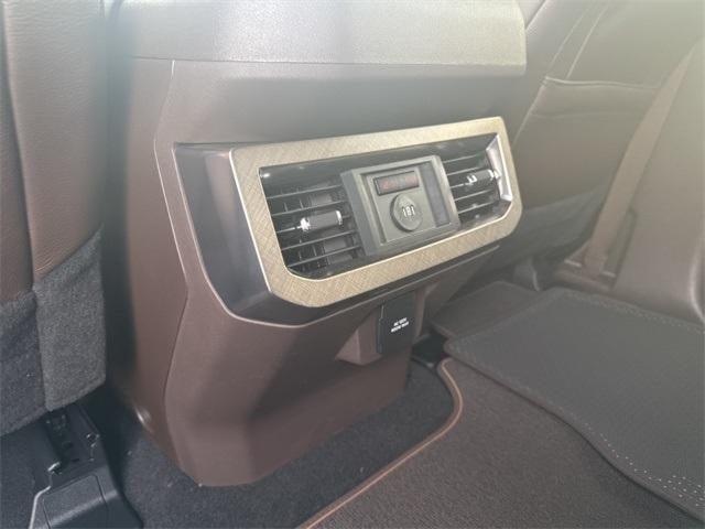 Photo of 2025 Agate Black Metallic Ford F-250