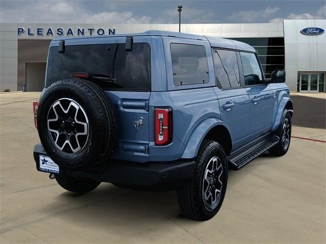 Photo of 2025 Azure Gray Metallic Ford Bronco