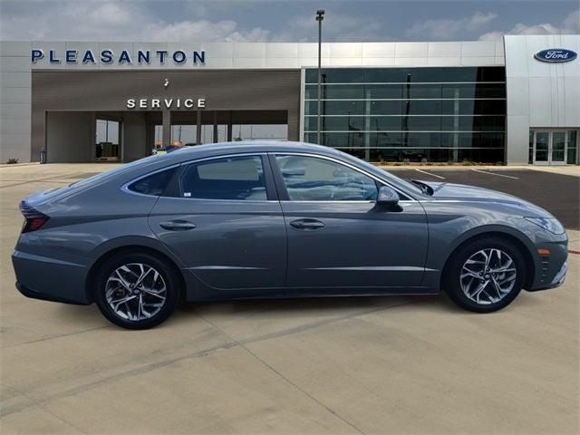 Photo of 2023 Hampton Gray Hyundai SONATA