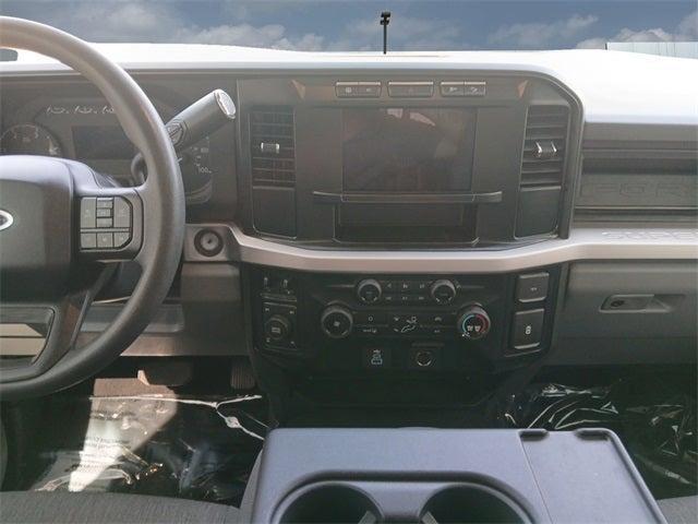 Photo of 2024 Oxford White Ford F-350