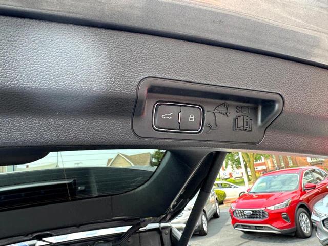 Photo of 2023 Carbonized Gray Ford Explorer