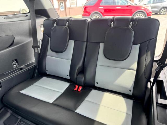 Photo of 2023 Carbonized Gray Ford Explorer
