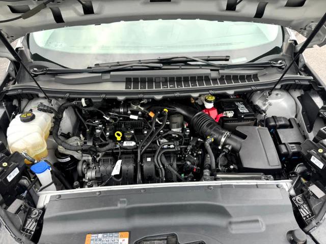Photo of 2022 Iconic Silver Ford Edge