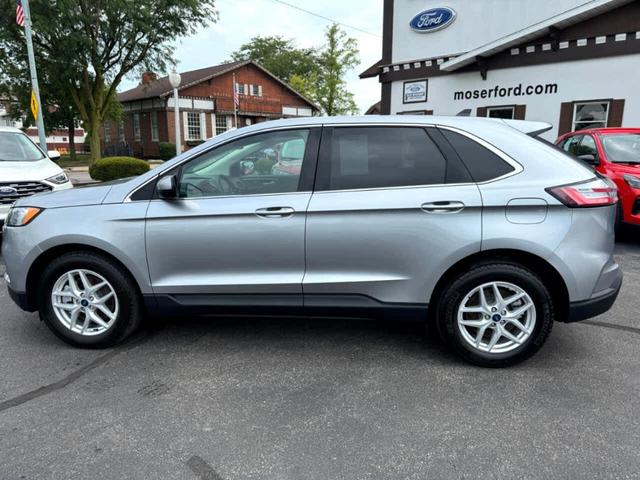 Photo of 2022 Iconic Silver Ford Edge