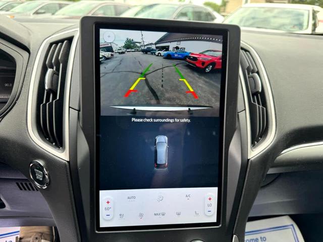 Photo of 2022 Iconic Silver Ford Edge