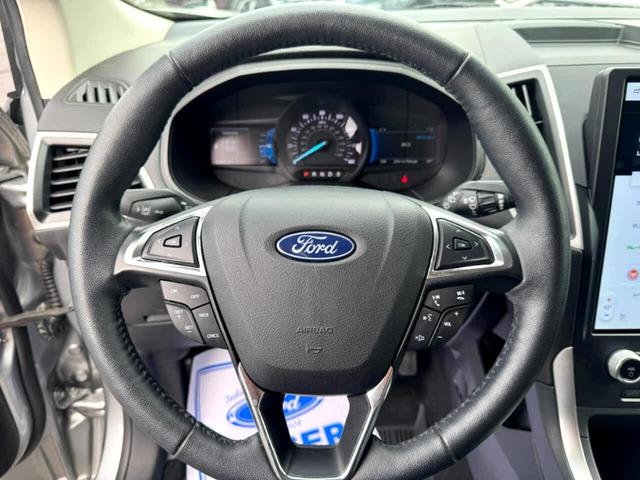 Photo of 2022 Iconic Silver Ford Edge