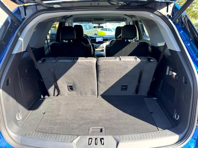 Photo of 2023 Atlas Blue Metallic Ford Explorer