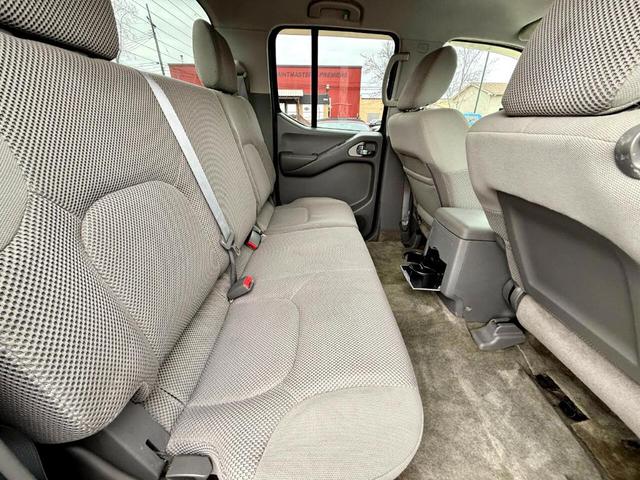 Photo of 2011 Radiant Silver Nissan Frontier
