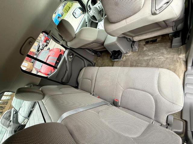Photo of 2011 Radiant Silver Nissan Frontier