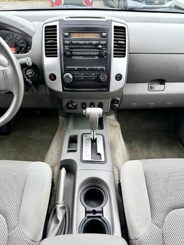 Photo of 2011 Radiant Silver Nissan Frontier