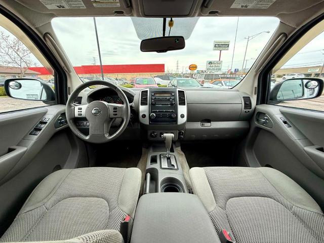 Photo of 2011 Radiant Silver Nissan Frontier