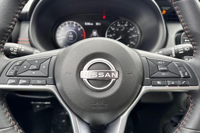 Photo of 2024 Boulder Gray Pearl Nissan Kicks