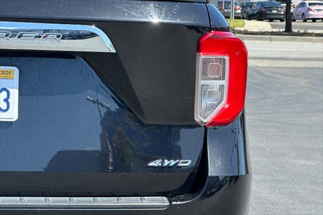 Photo of 2023 Black Metallic Ford Explorer