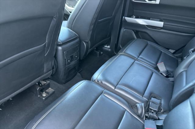 Photo of 2023 Black Metallic Ford Explorer