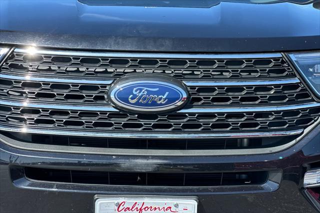 Photo of 2023 Black Metallic Ford Explorer