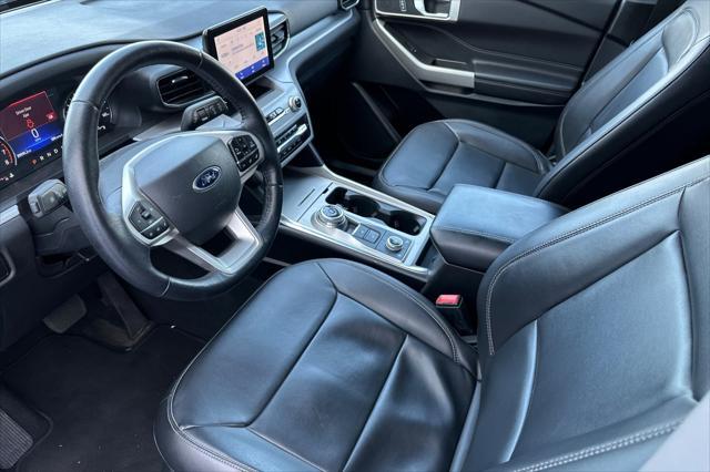 Photo of 2023 Black Metallic Ford Explorer