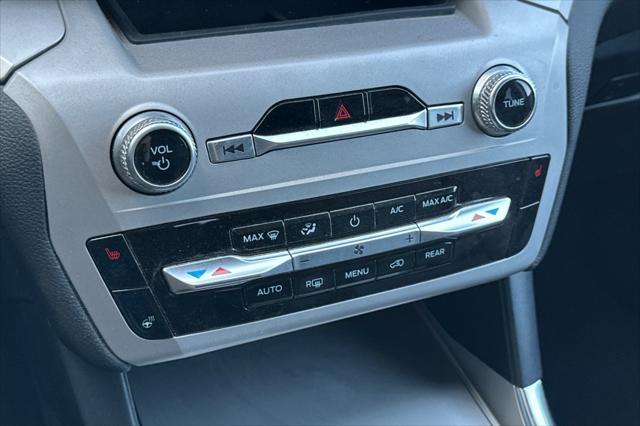 Photo of 2023 Black Metallic Ford Explorer