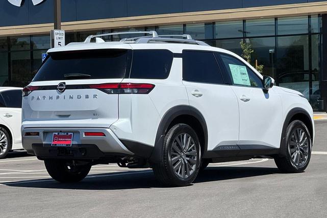 Photo of 2025 Everest White Pearl Tricoat Nissan Pathfinder