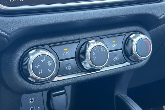 Photo of 2025 Brilliant Silver Metallic Nissan Versa