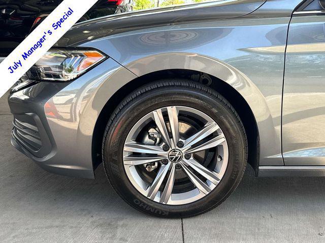 Photo of 2023 Gray Volkswagen Jetta