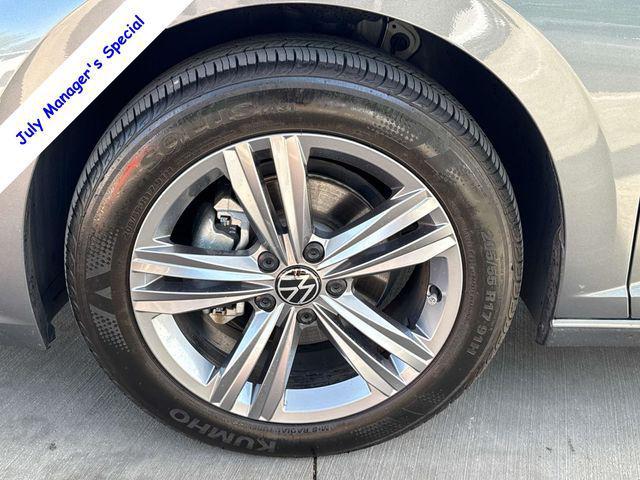 Photo of 2023 Gray Volkswagen Jetta