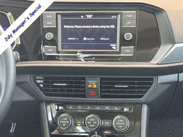 Photo of 2023 Gray Volkswagen Jetta