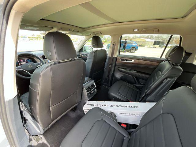 Photo of 2025 Pure Gray Volkswagen Atlas