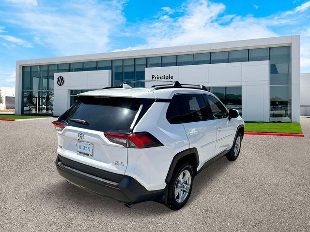 Photo of 2020 White Toyota RAV4