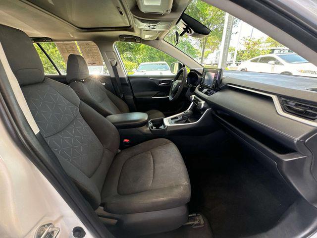 Photo of 2020 White Toyota RAV4