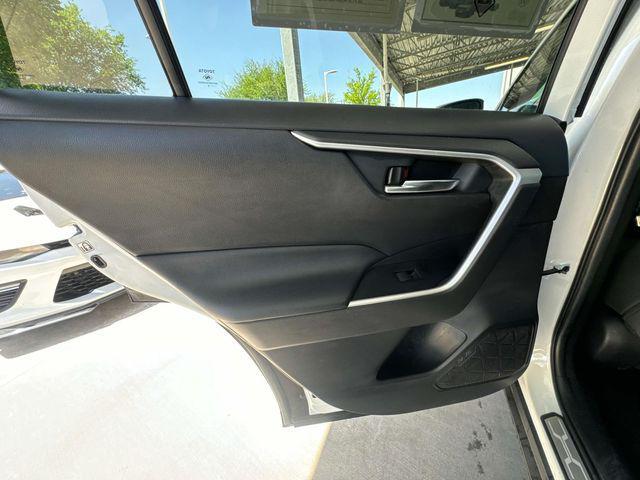 Photo of 2020 White Toyota RAV4