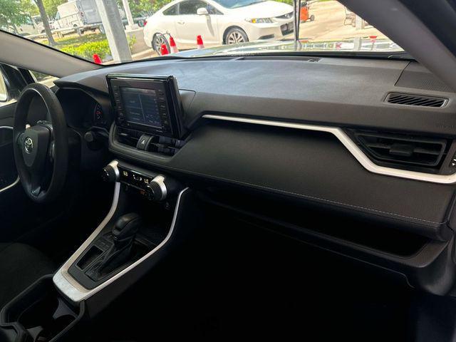 Photo of 2020 White Toyota RAV4