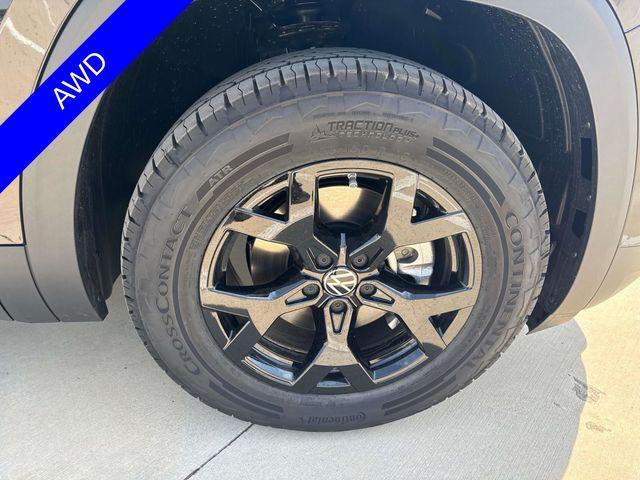 Photo of 2025 Deep Black Pearl Volkswagen Atlas