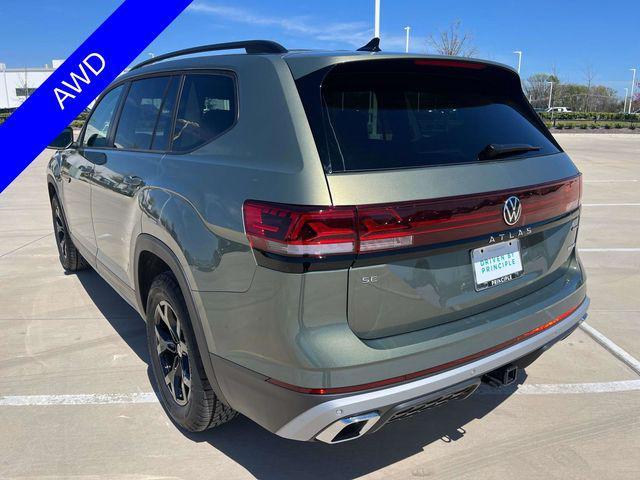 Photo of 2025 Avocado Green Pearl Volkswagen Atlas