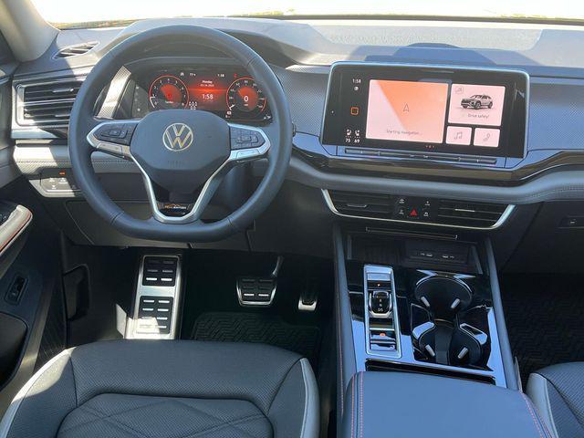 Photo of 2025 Avocado Green Pearl Volkswagen Atlas