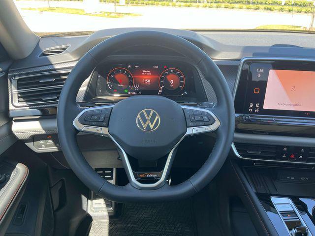 Photo of 2025 Avocado Green Pearl Volkswagen Atlas