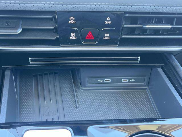 Photo of 2025 Avocado Green Pearl Volkswagen Atlas