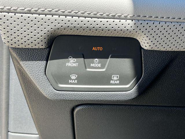 Photo of 2025 Avocado Green Pearl Volkswagen Atlas