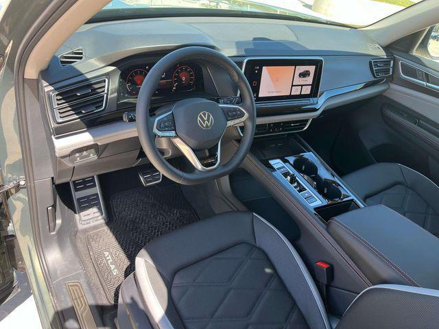 Photo of 2025 Avocado Green Pearl Volkswagen Atlas