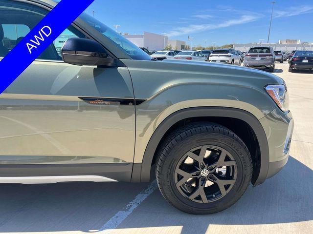 Photo of 2025 Avocado Green Pearl Volkswagen Atlas
