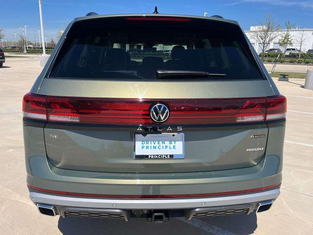 Photo of 2025 Avocado Green Pearl Volkswagen Atlas