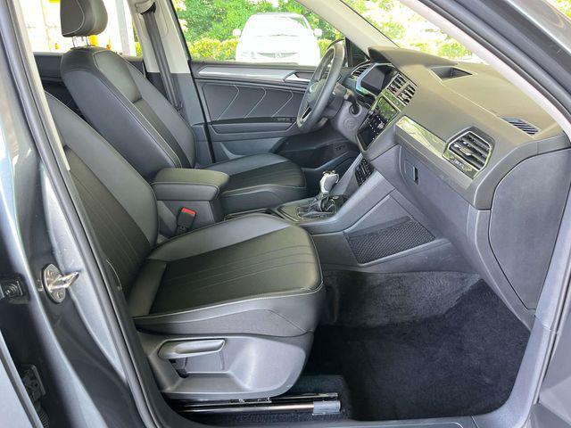Photo of 2024 Platinum Gray Metallic Volkswagen Tiguan