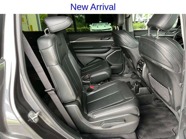 Photo of 2021 Baltic Gray Metallic Clearcoat Jeep Grand Cherokee L